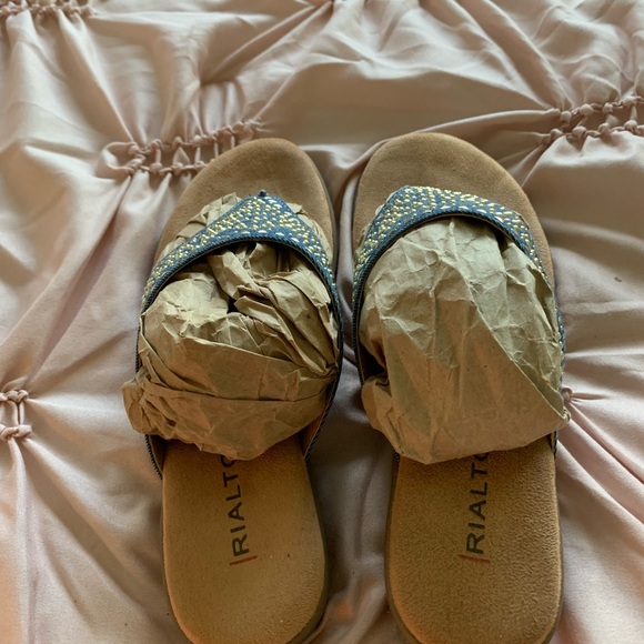 Rialto Denim with Gold Thong Sandals - Picture 3 of 7